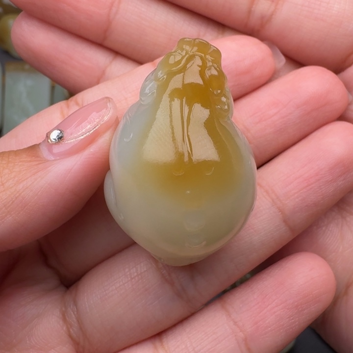 和田玉颈饰未镶嵌团*