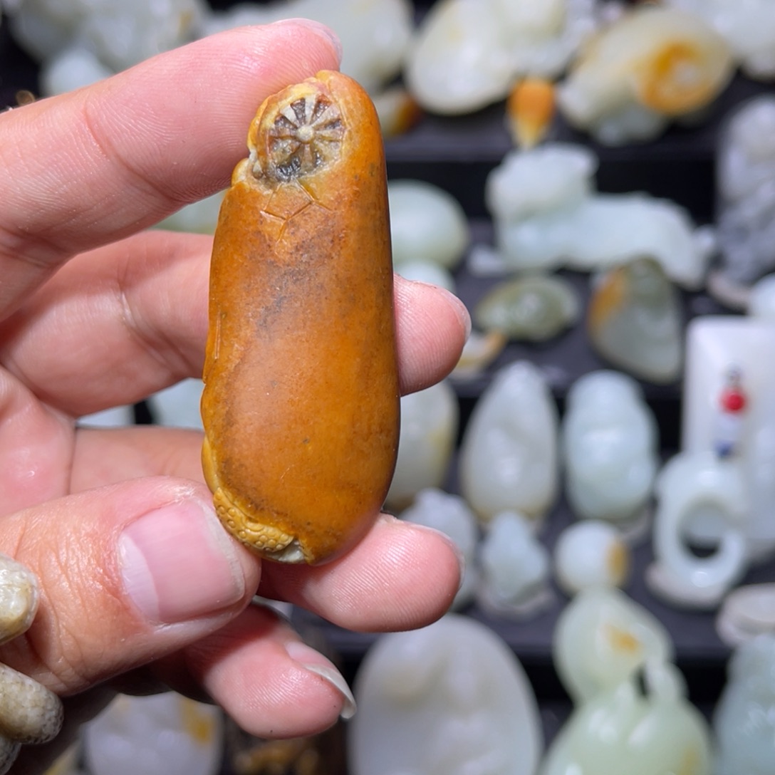 和田玉颈饰未镶嵌御*