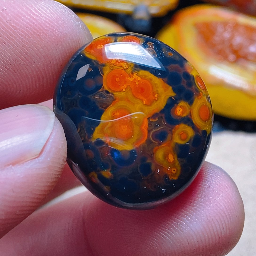 未镶嵌颈饰玛瑙/玉髓流*