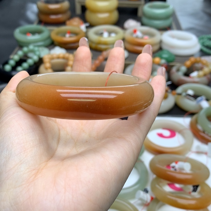 石英质玉手镯未镶嵌