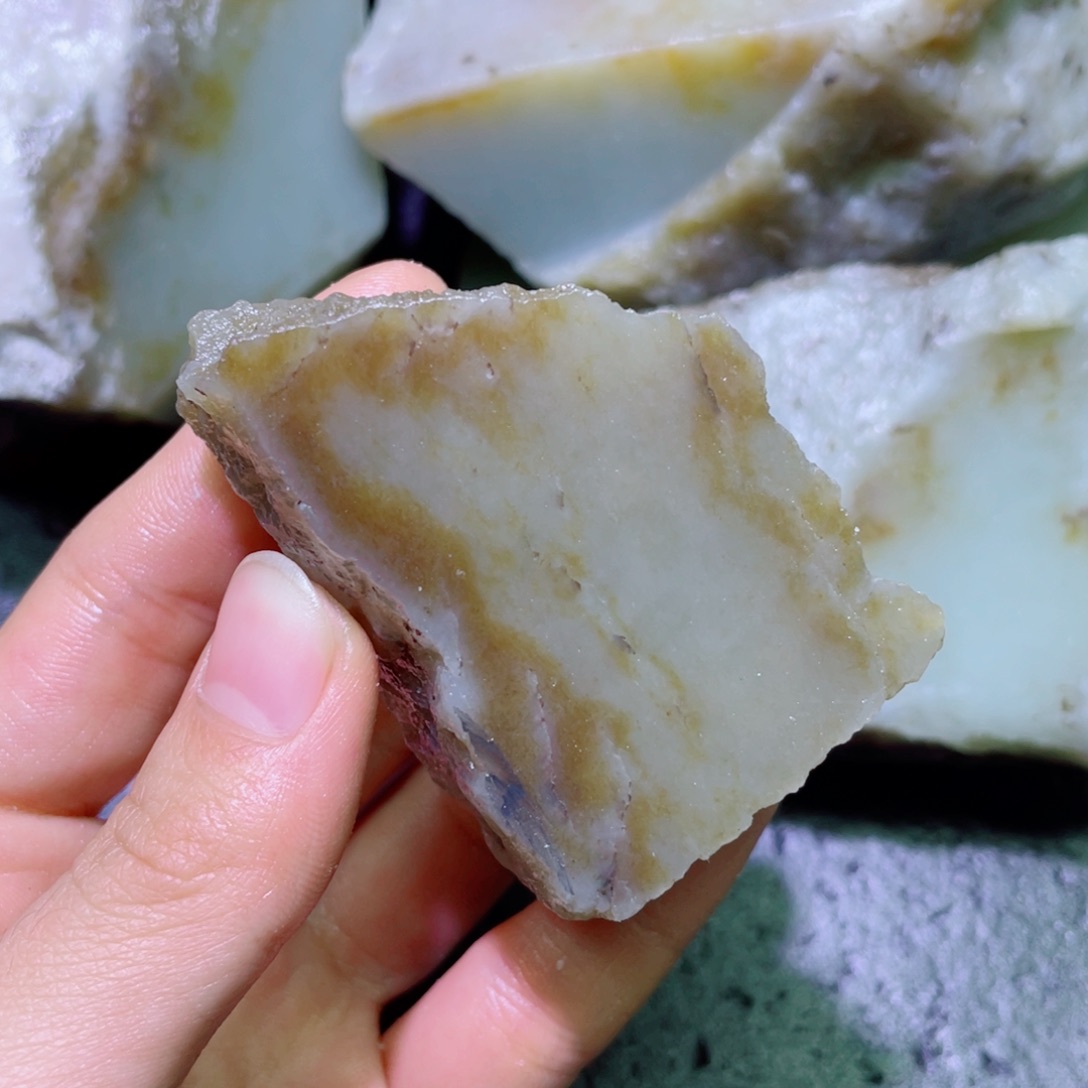 和田玉未镶嵌珠宝半成品