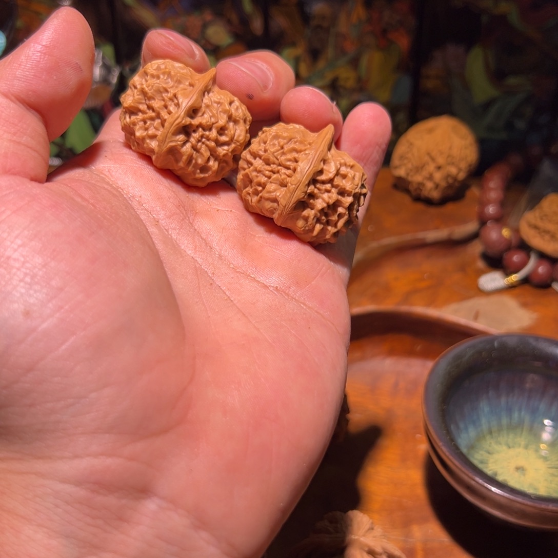 文玩核桃吊坠35精修打好底的麒麟元宝一对