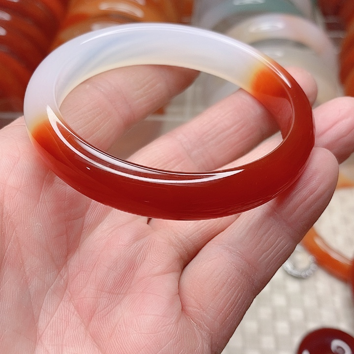 玛瑙/玉髓手镯未镶嵌