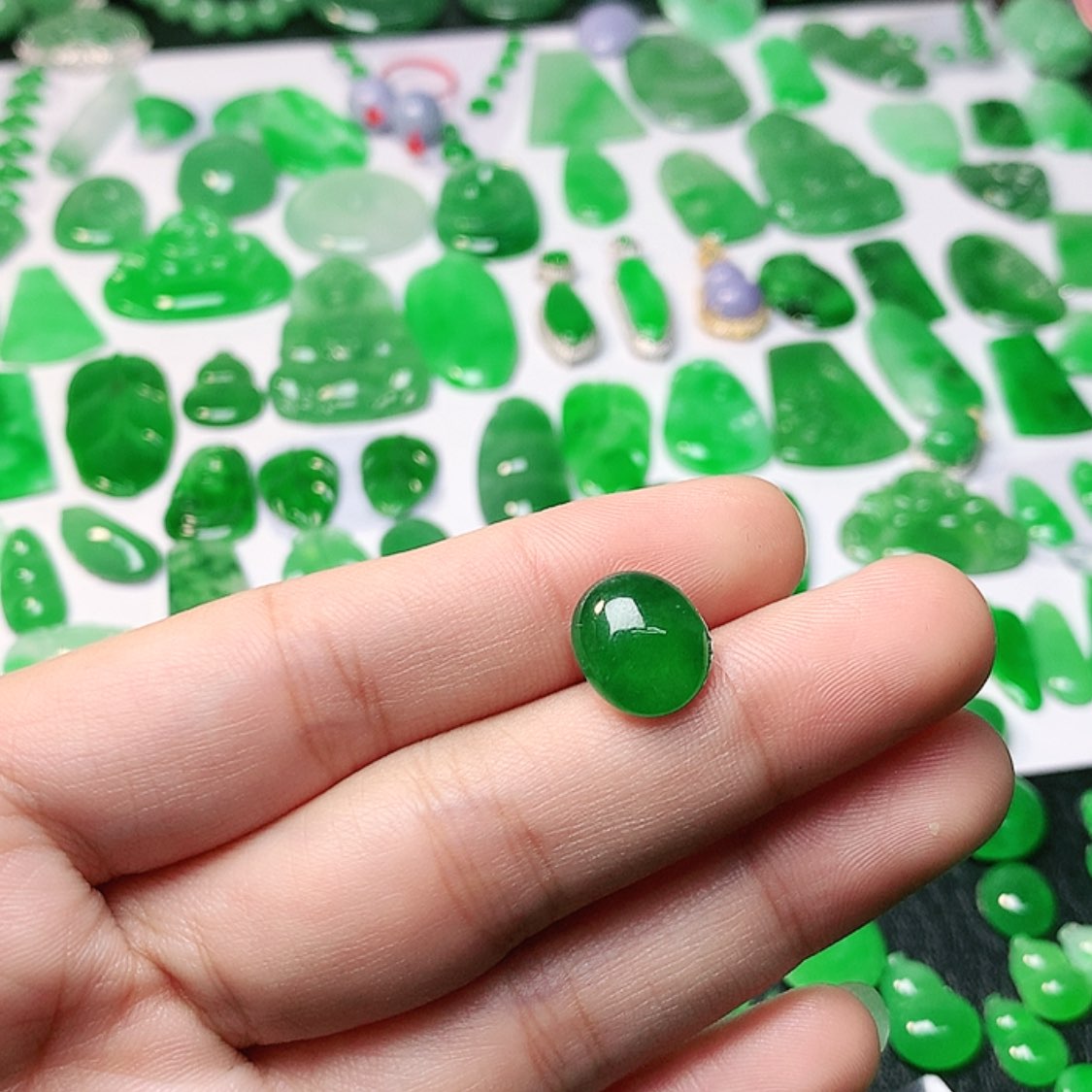 【闪购商品】颈饰未镶嵌翡翠笑**语翡翠