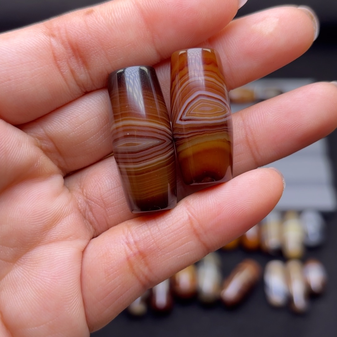 云***阁玛瑙/玉髓未镶嵌颈饰