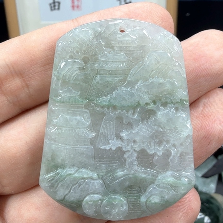 翡翠挂件未镶嵌翡翠