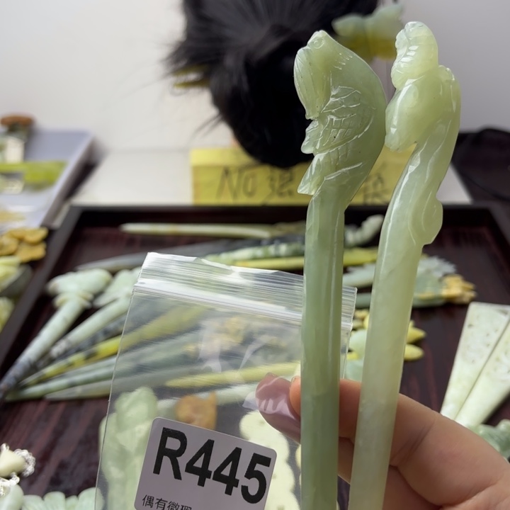 蛇纹石玉发饰合金法*