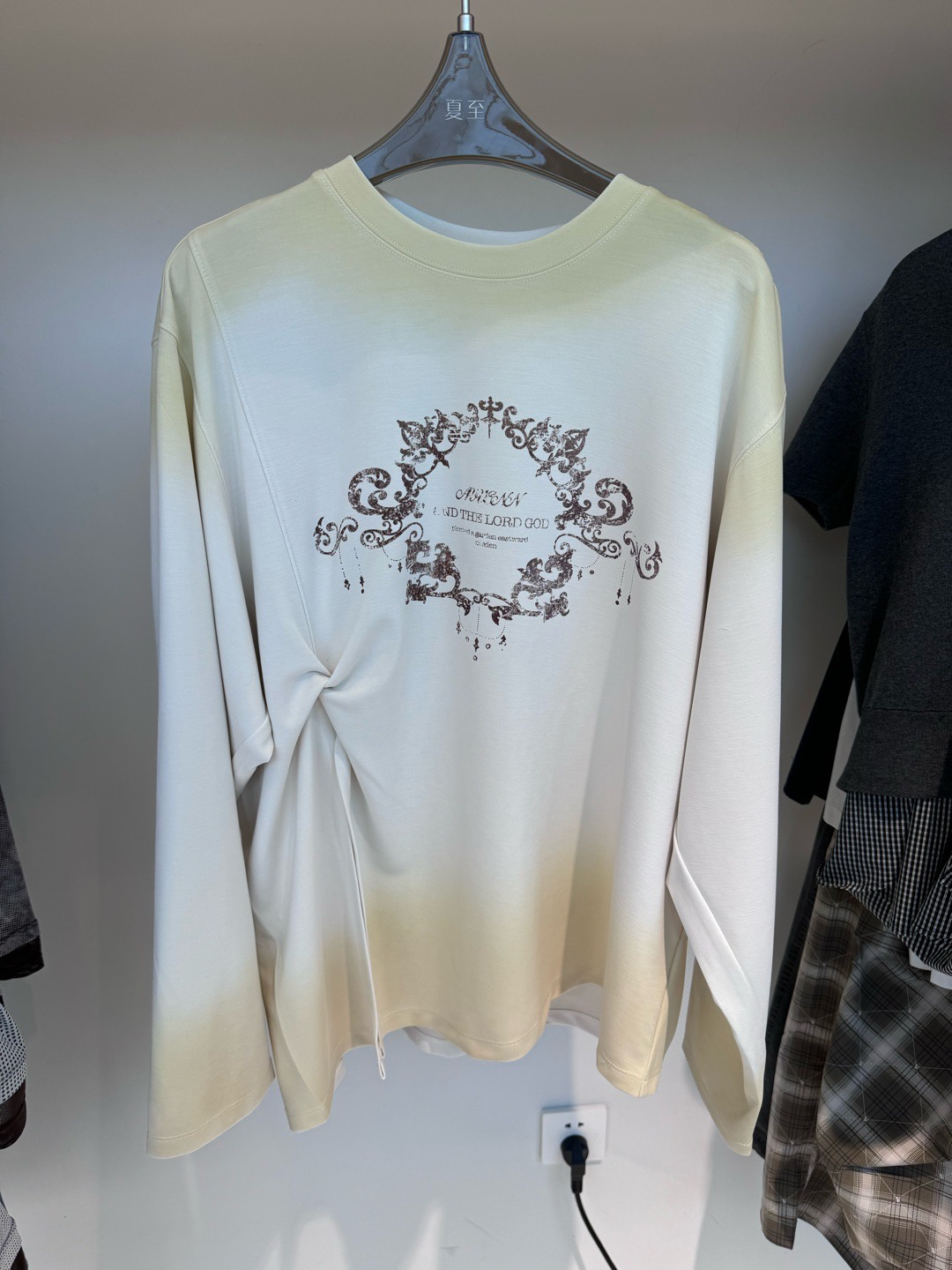 AVVENN25春圆领宽松型长袖常规款T恤