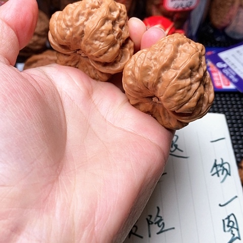 文玩核桃吊坠一**月蛤蟆头核桃精品头货42