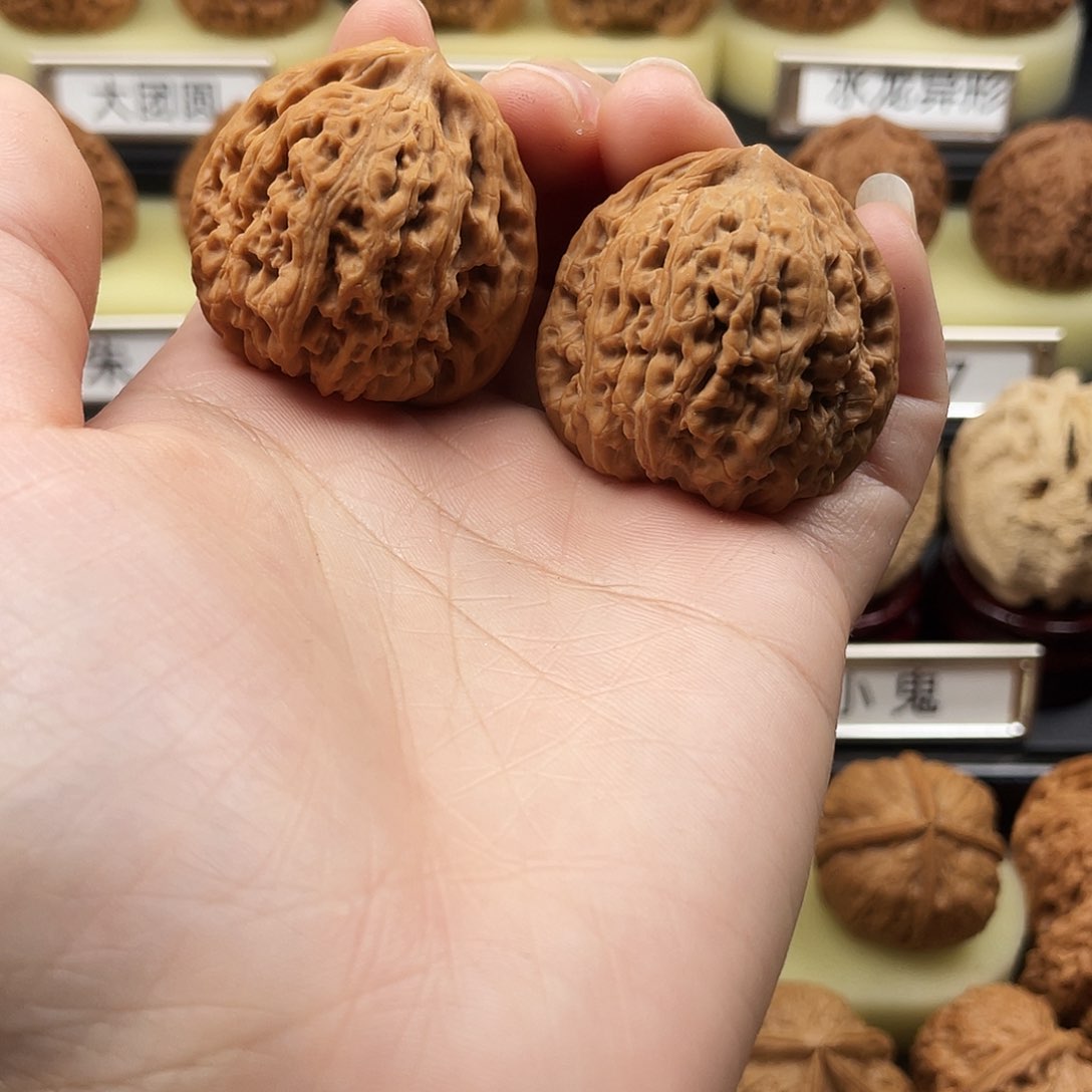 文玩核桃把件依*南疆石205