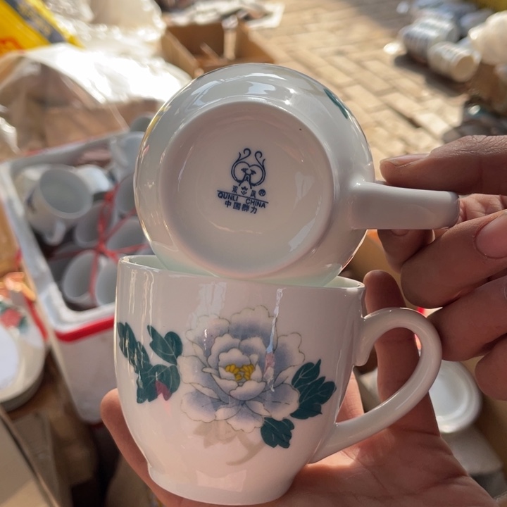 摆件陶瓷盘子碗砂锅都有