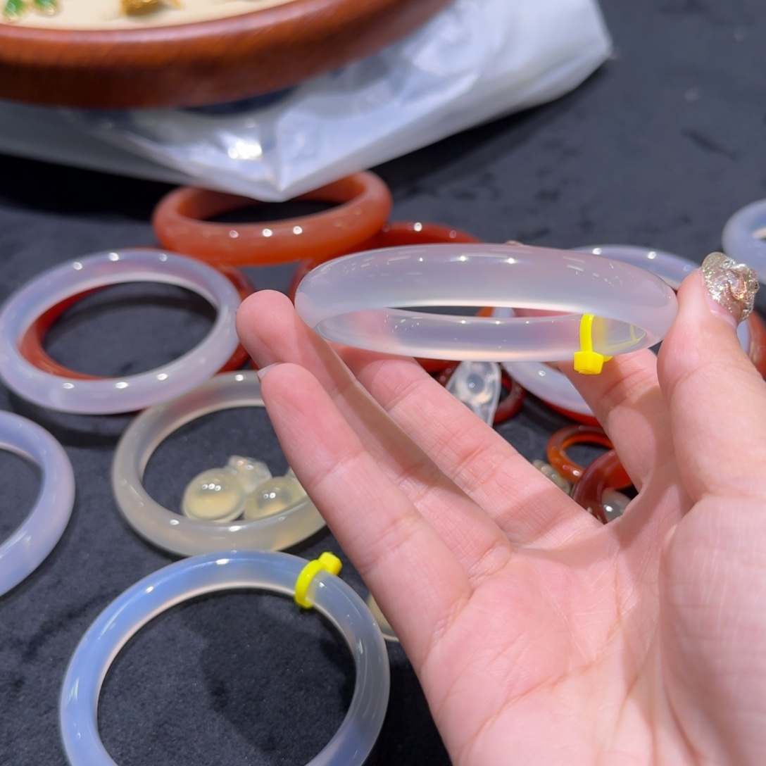 咖***.玛瑙/玉髓未镶嵌手镯07