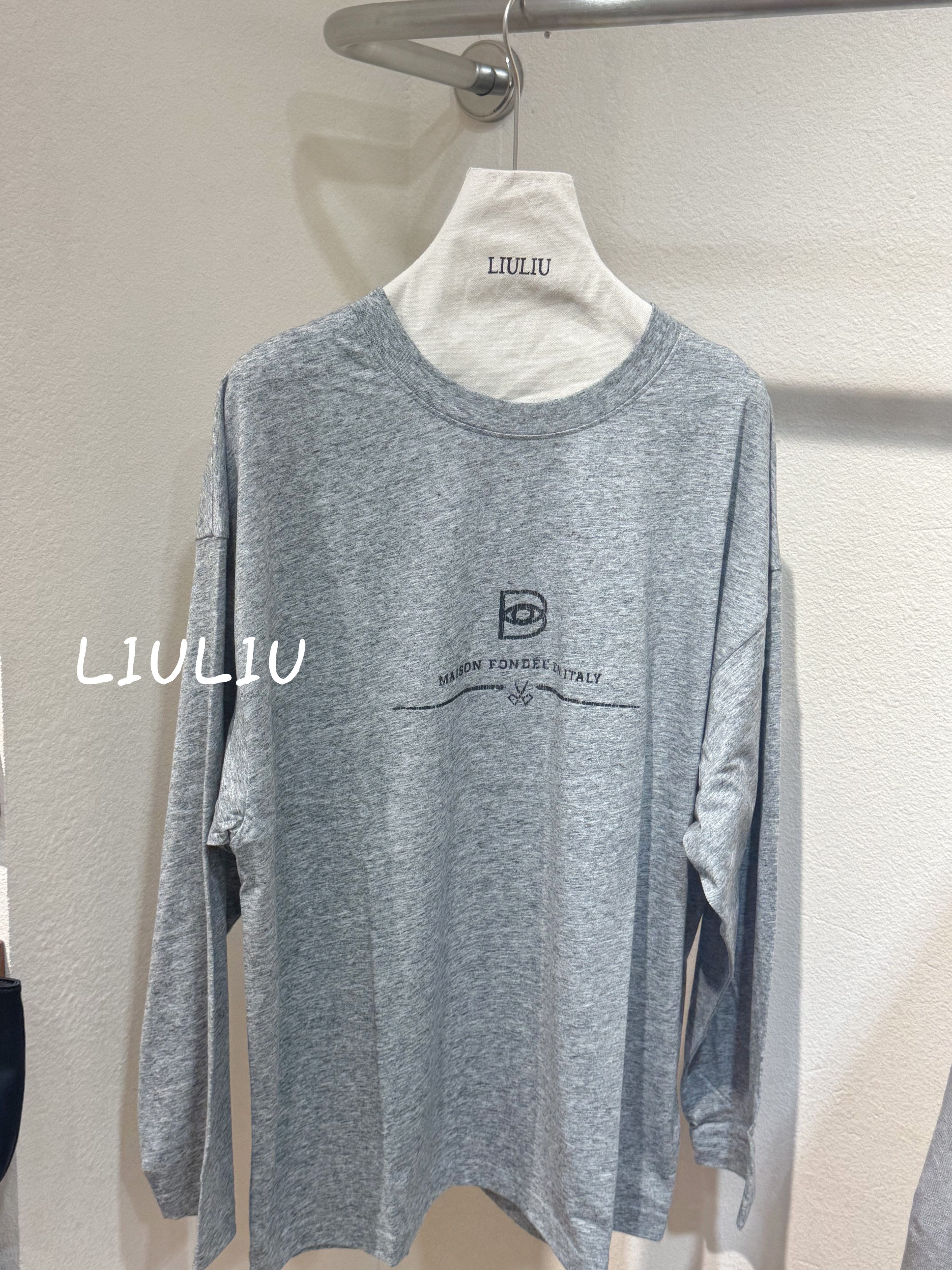 高品 灰色字母长袖 (NO退NO换)