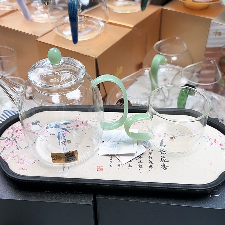 禾器浅玉色宴臣壶加小杯