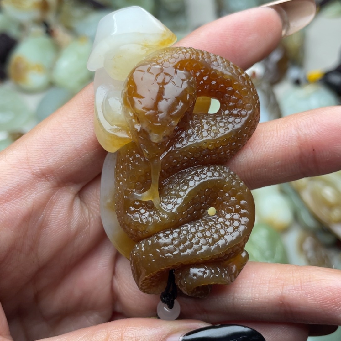 囍***囍和田玉未镶嵌颈饰