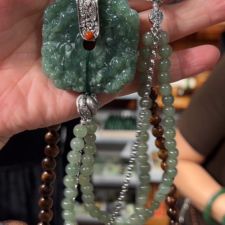 颈饰未镶嵌和田玉