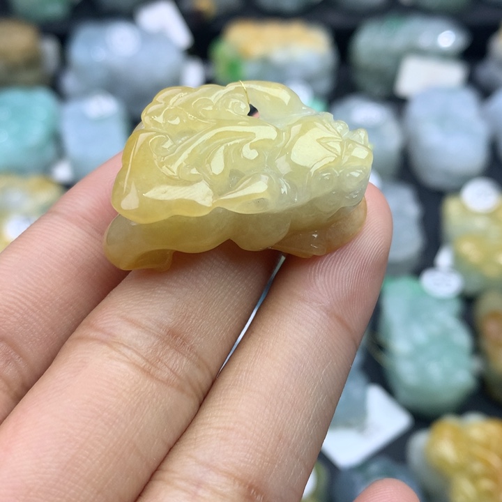 翡翠颈饰未镶嵌天然缅甸翡翠