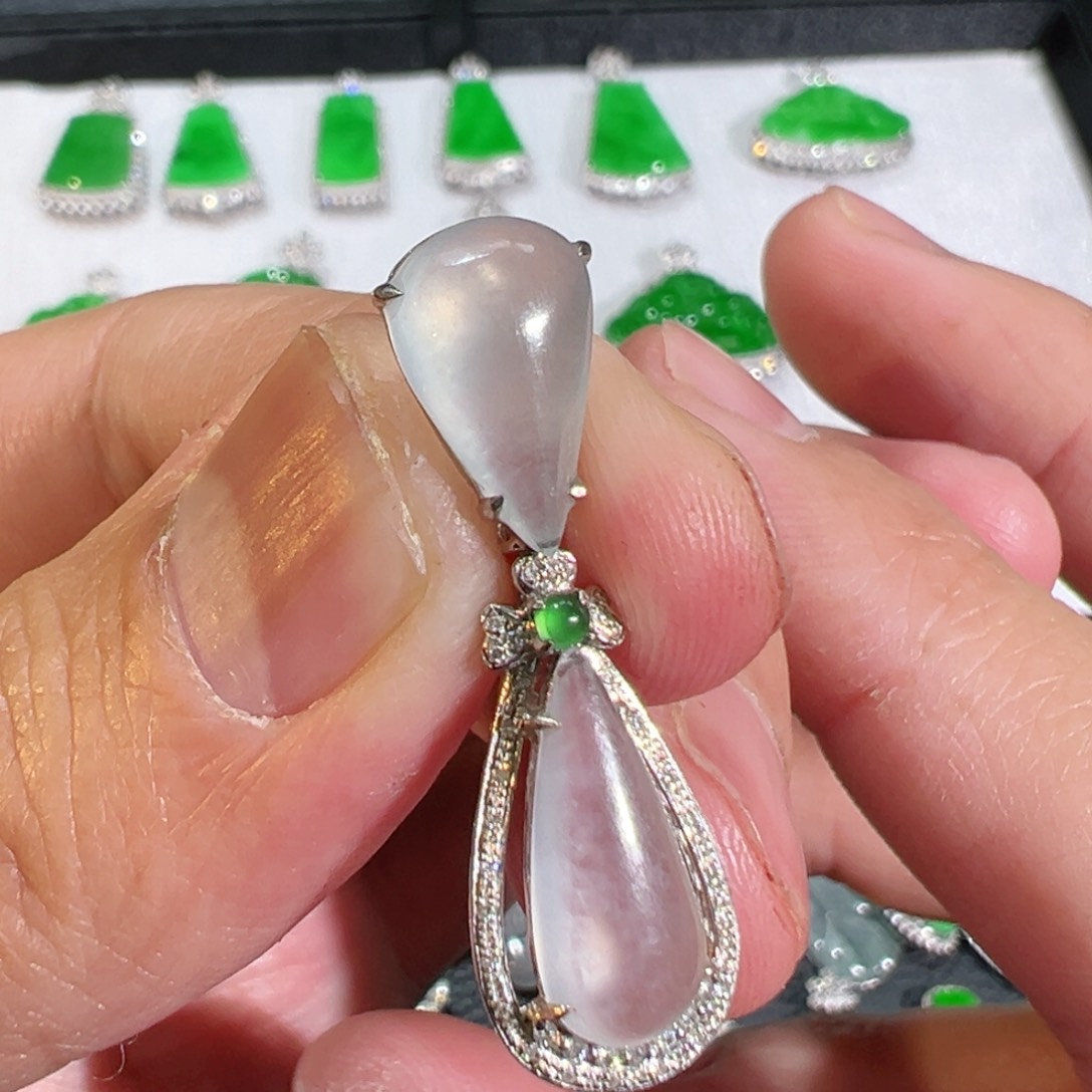 【闪购商品】翡翠吊坠(不含链)18K金镶嵌