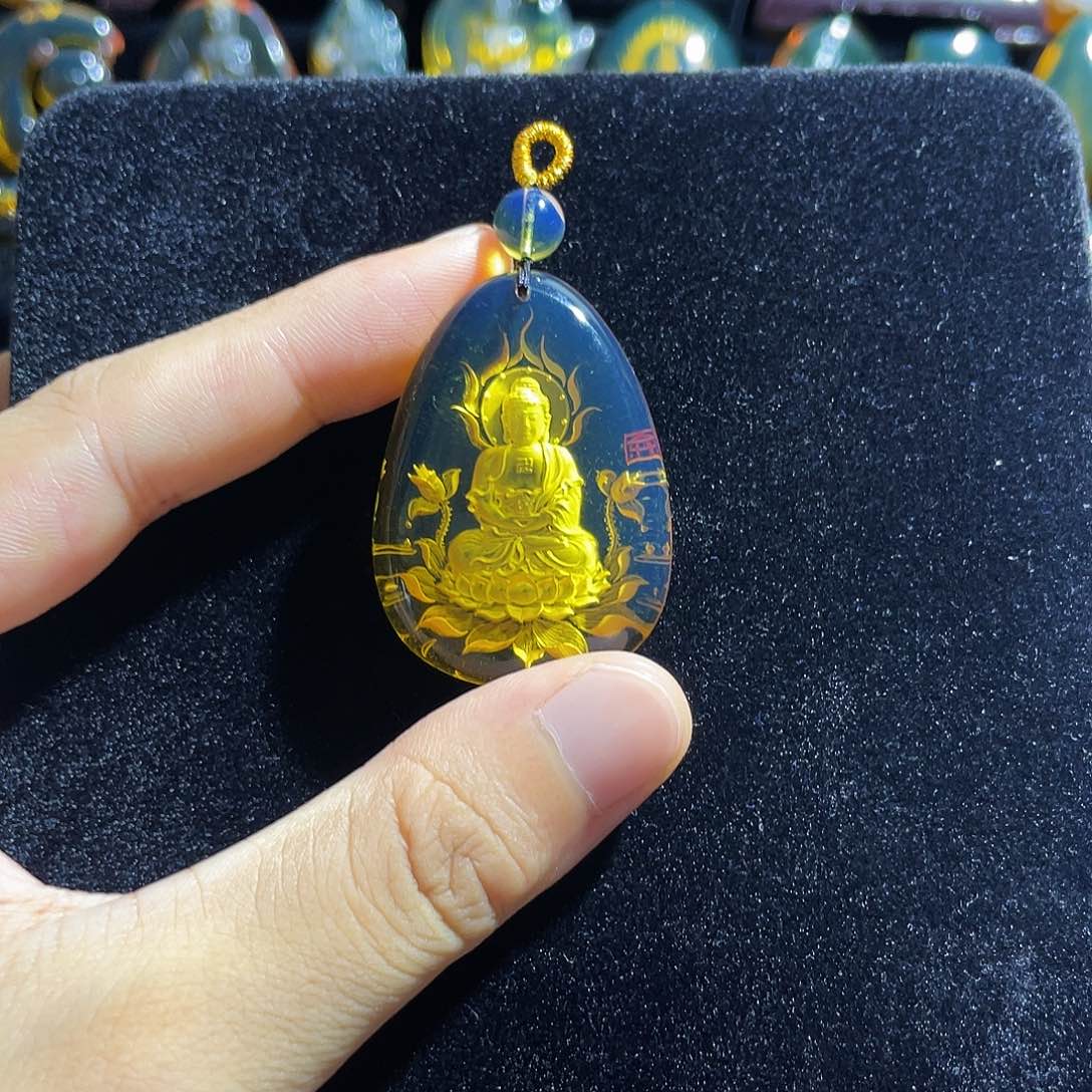 琥珀颈饰未镶嵌蓝珀大日如来阴雕吊坠