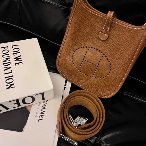 99新 Hermes/爱马仕 金棕色银扣伊芙琳miniZ刻