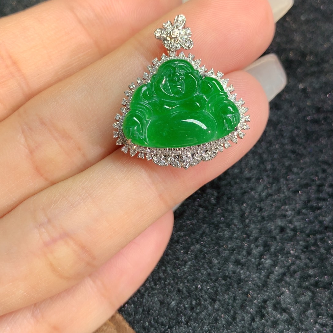 翡翠18K金镶嵌颈饰