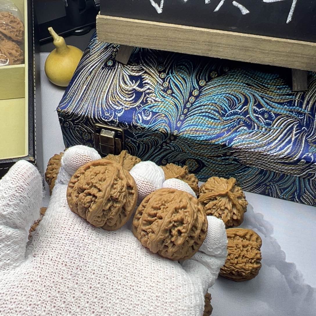 星****吊坠文玩核桃福利粗筋