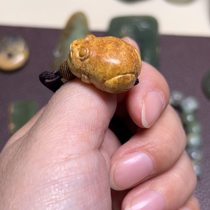 岫岩河磨玉（透闪石质玉）未镶嵌颈饰