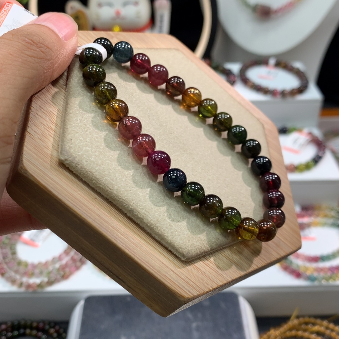 手链碧玺未镶嵌     7mm。  