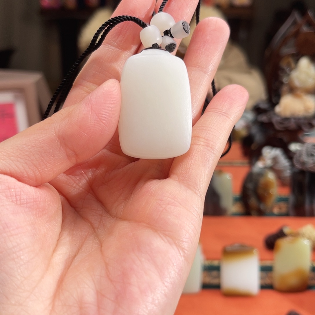 和田玉颈饰未镶嵌