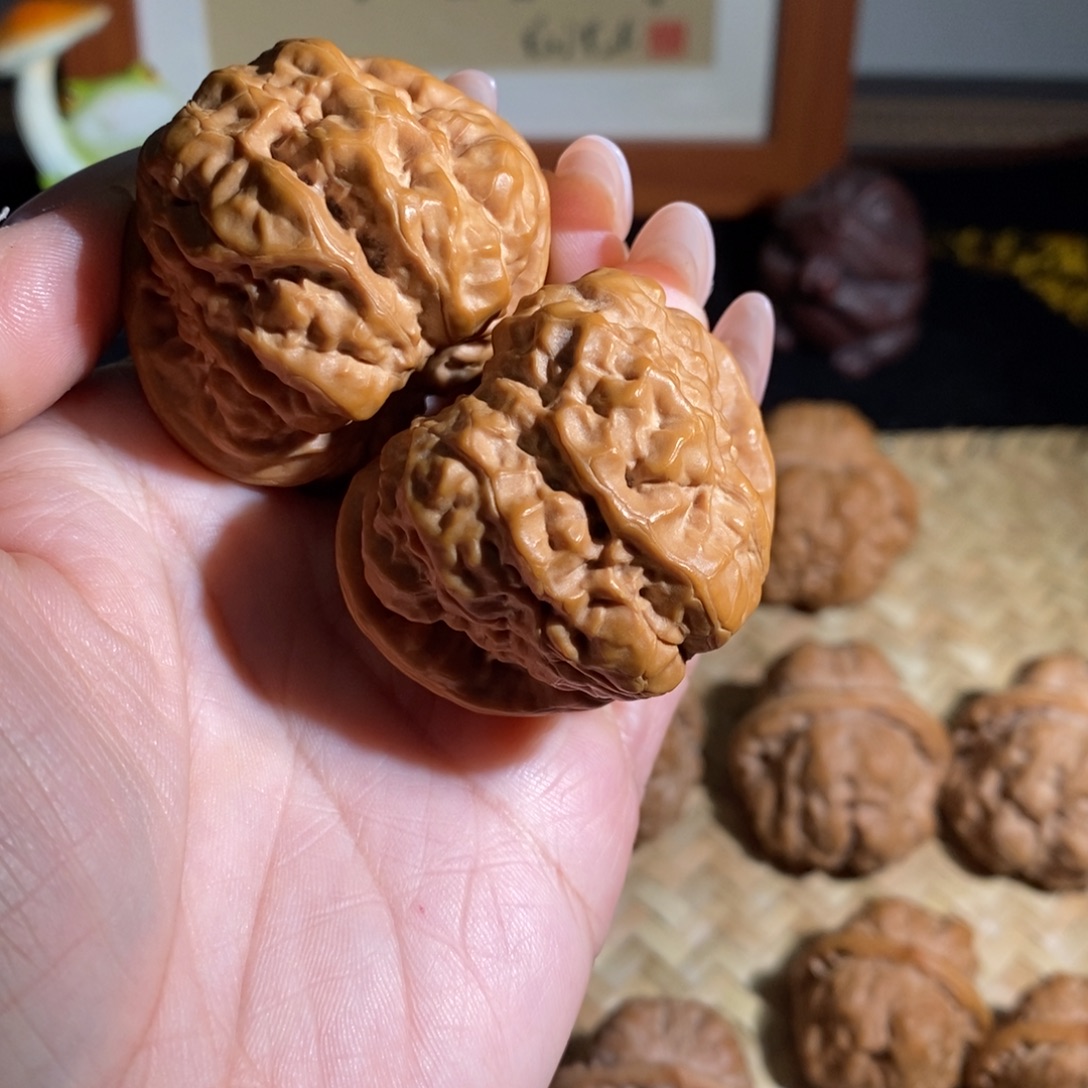 执***迷文玩核桃吊坠老树肌肉蛙