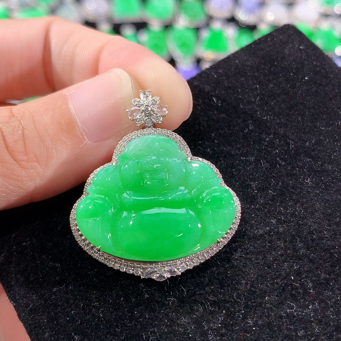 翡翠18K金镶嵌颈饰