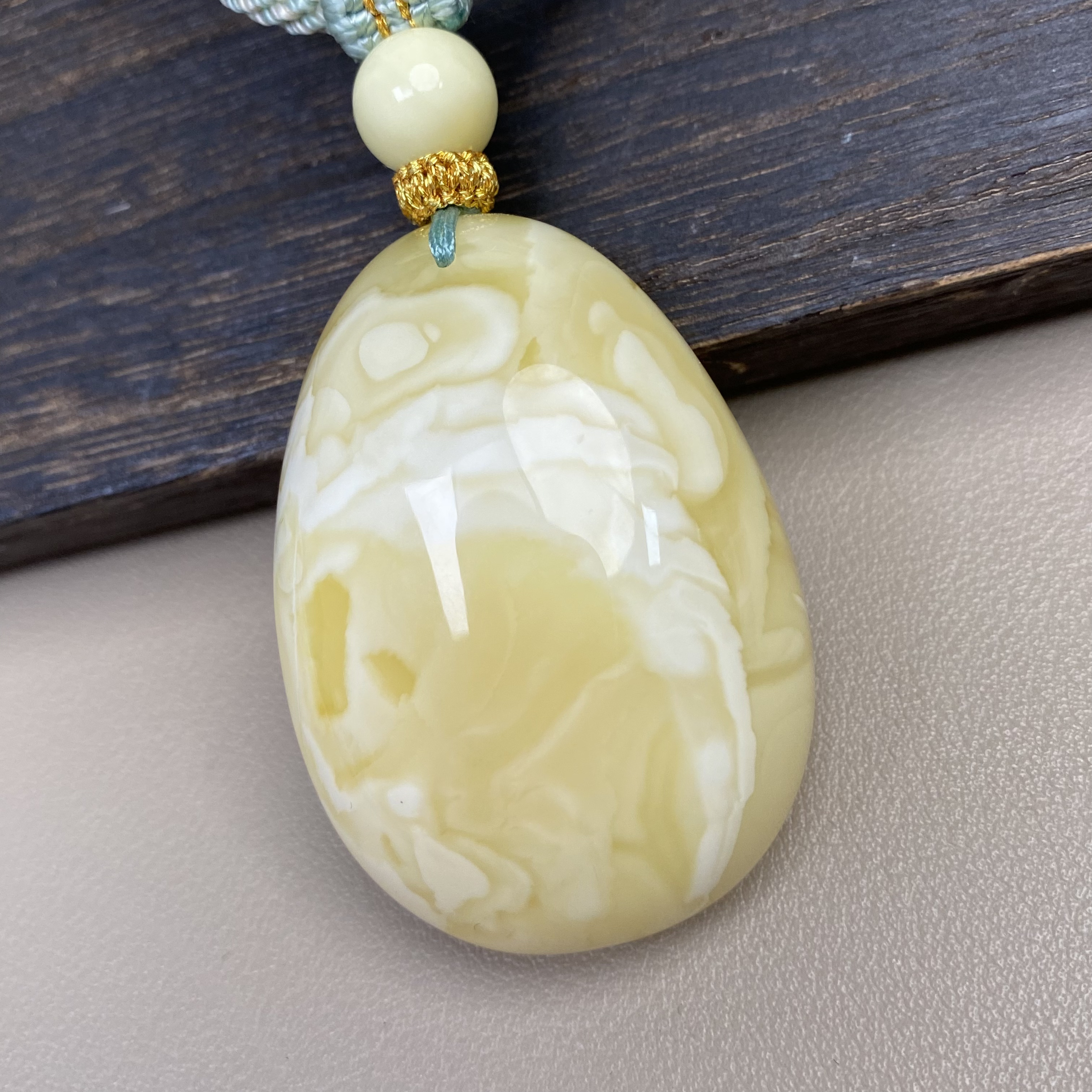 21.13克49×35.2×20.7天然俄浓白蜡妖花蜜蜡水滴无事牌平安扣藏扣