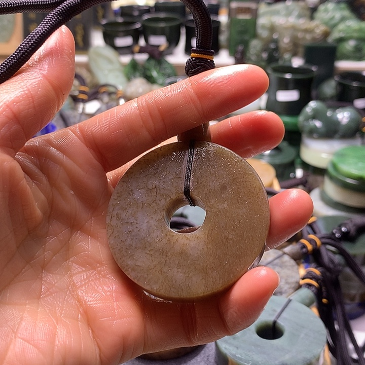 h***w和田玉（糖玉）未镶嵌珠宝半成品