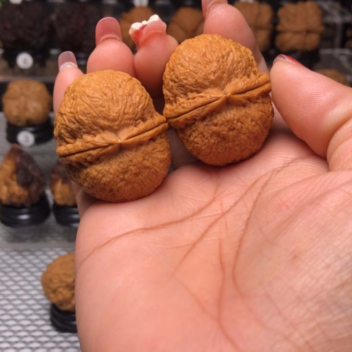 橄榄核把件2铁绣球