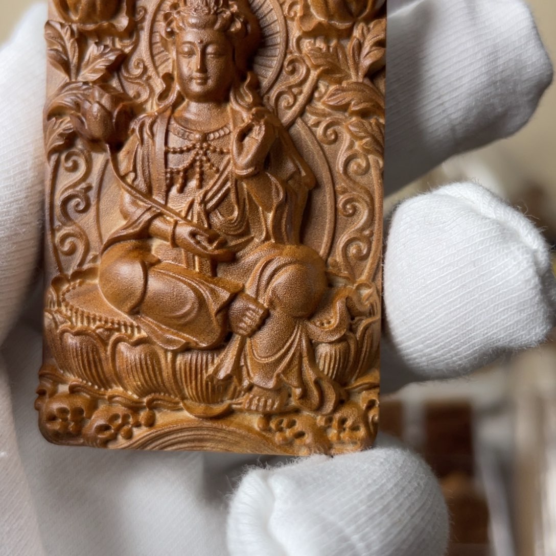 毅***檀香木吊坠老山檀香老料横纹大势至菩萨