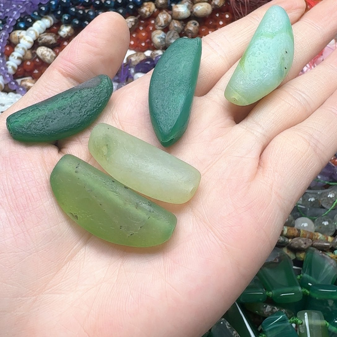 玛瑙/玉髓合金珠宝半成品一个15-17m绿玛瑙吊坠