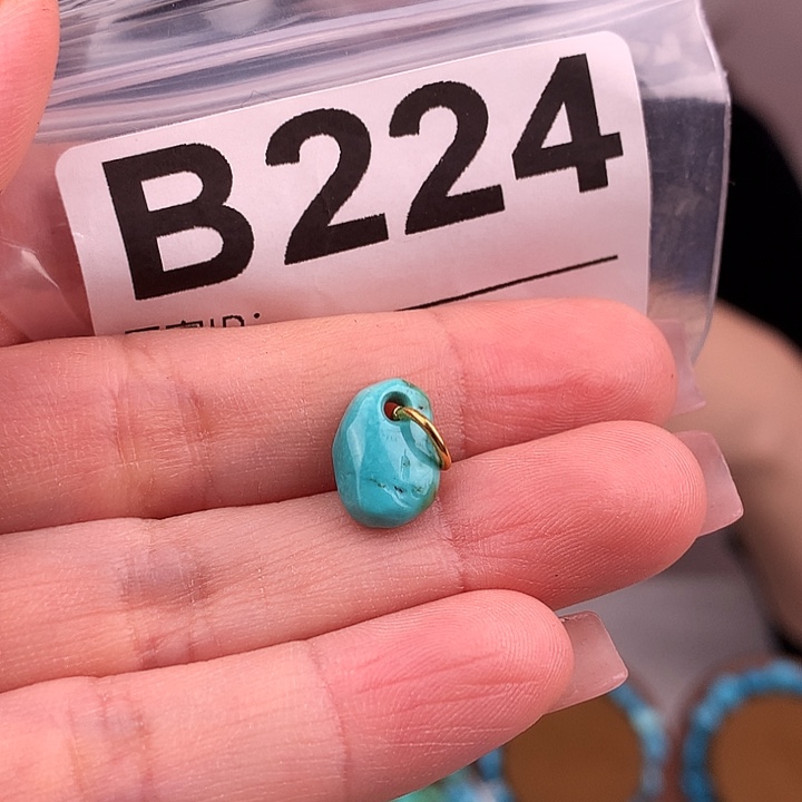 绿松石未镶嵌原矿