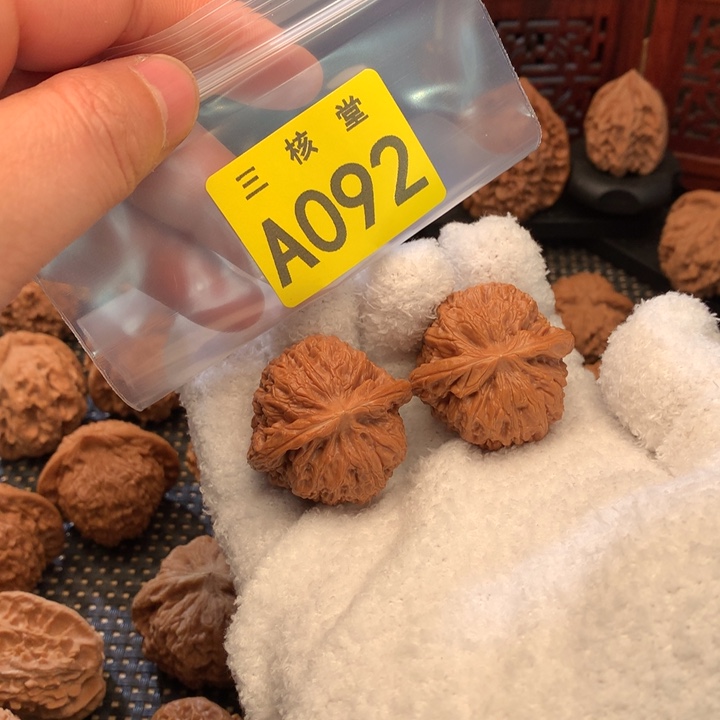 吊坠文玩核桃黑马36