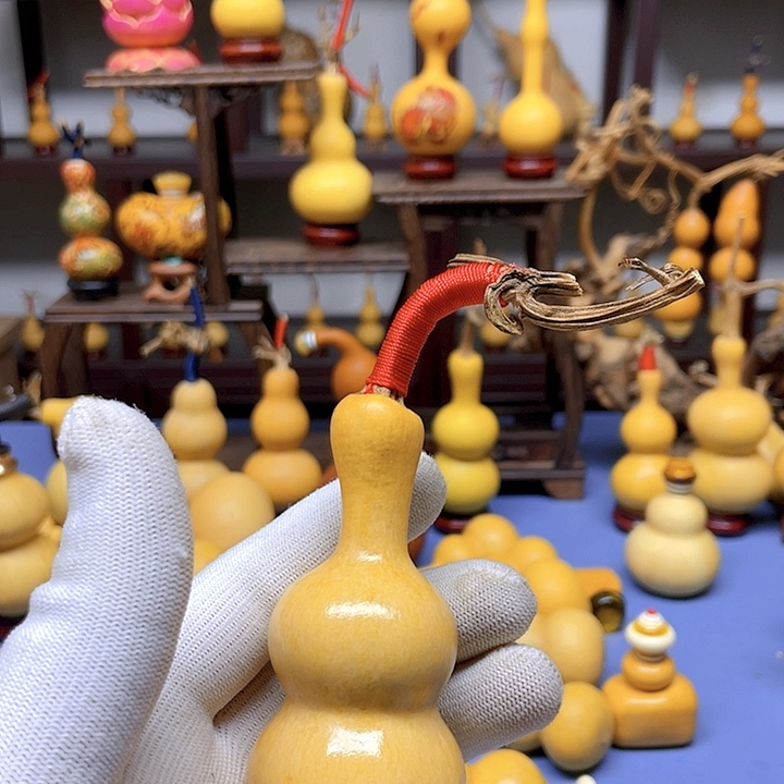 执*快乐是我自己给你准备礼物给我