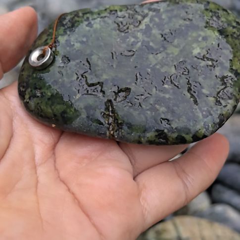 玉愛***贏藏玉药王石原石手把件一个原石