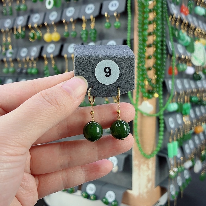 和田玉18K金镶嵌耳饰