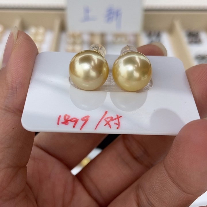18K金镶嵌海水珍珠素钉12.1mm正圆中金小极光对珠