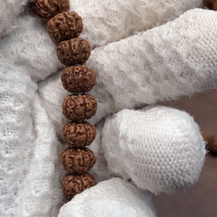 朵***汤金刚菩提吊坠108元皮老树王