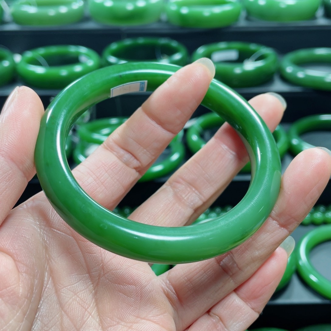 和田玉（碧玉）手镯未镶嵌好****来