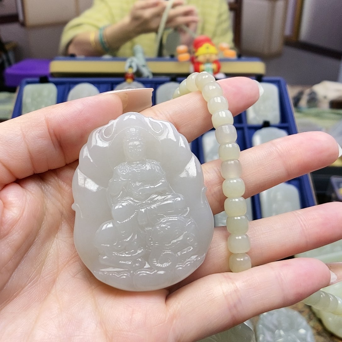 和田玉颈饰未镶嵌?****e