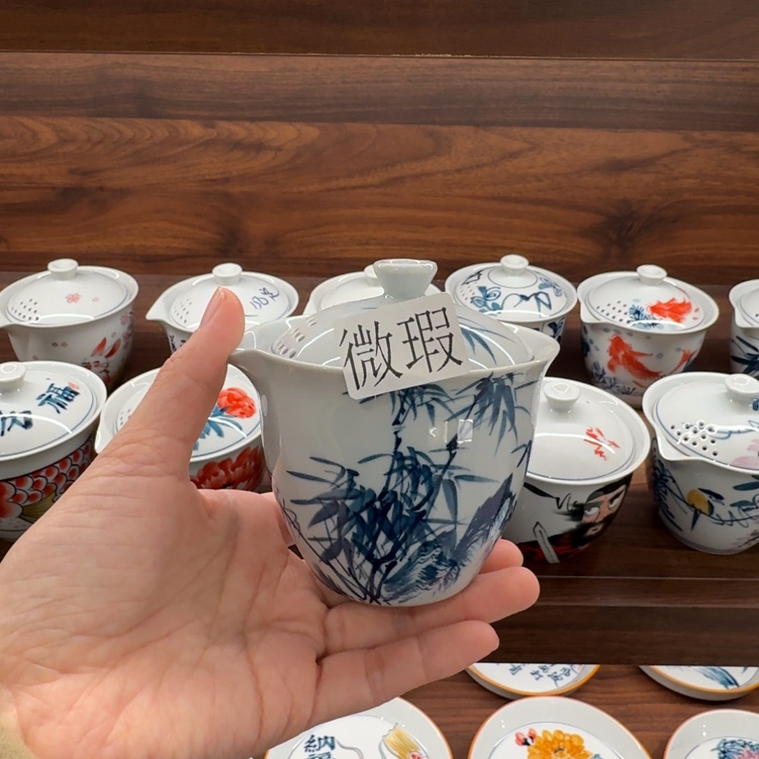 釉下手绘茶具微瑕