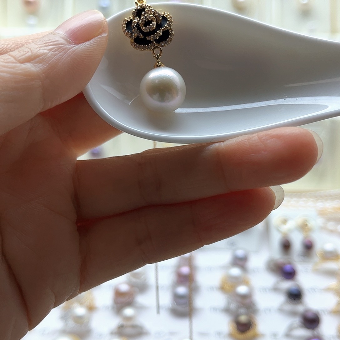 淡水珍珠颈饰合金