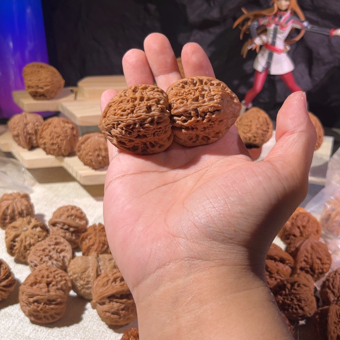 A***E文玩核桃吊坠南疆