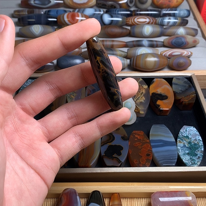 玛瑙/玉髓合金颈饰