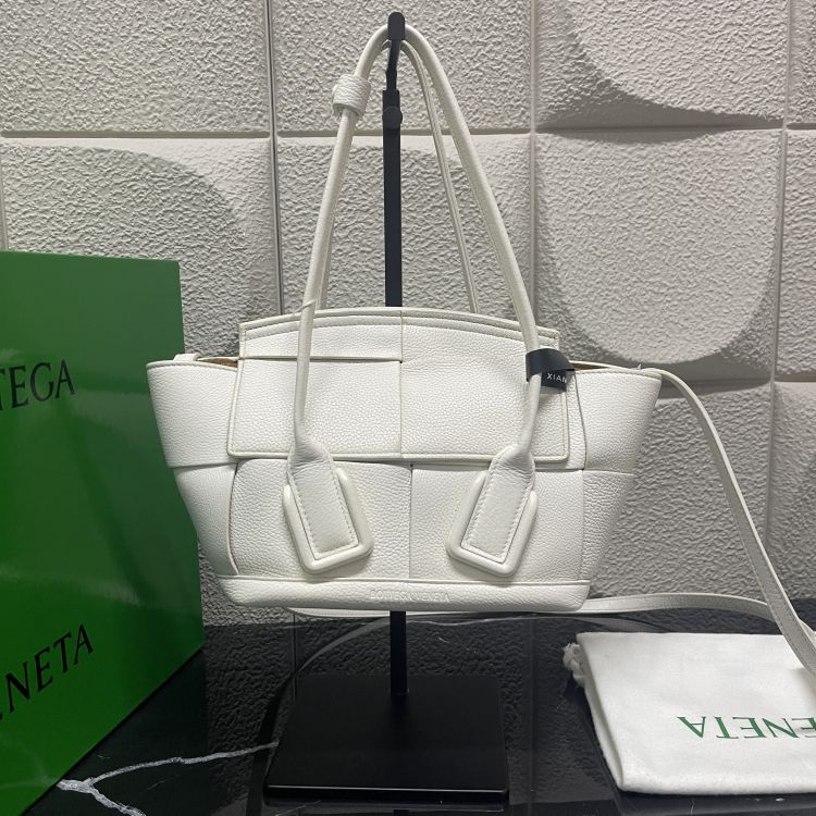 95新/葆蝶家/包包/[eva1214外场]/C14046671888